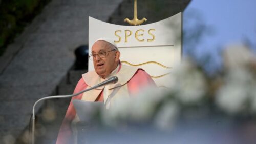 Papa na missa em Ajácio: quem se considera justo não se renova - Jornal O São Paulo