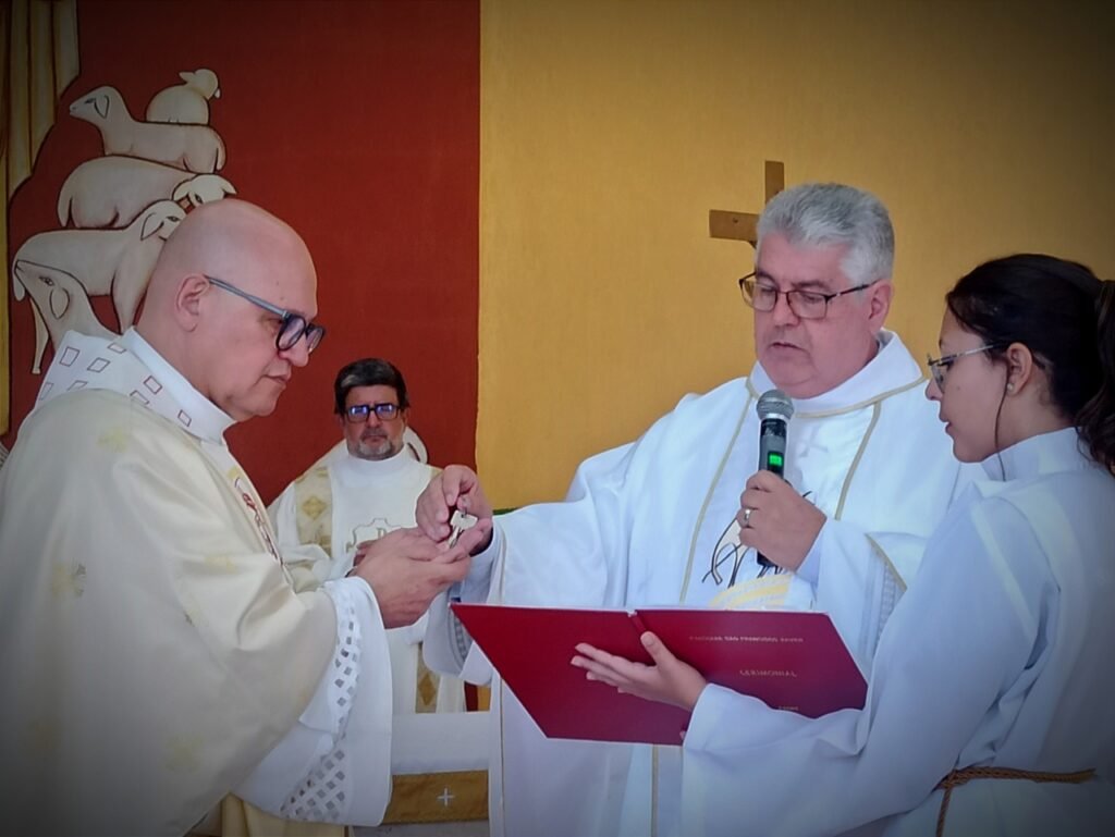 Em Santana, párocos tomam posses em paróquias, e Irmãs Paroquiais de São Francisco se reúnem para o 14º capítulo geral eletivo - Jornal O São Paulo