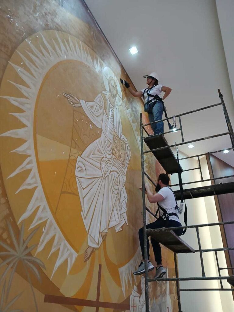 Obra sacra em igreja de São Paulo ressalta a fé e as raízes católicas da história do Brasil