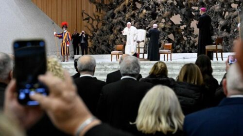 Papa: o bullying nas escolas é preparação para a guerra, não para a paz - Jornal O São Paulo