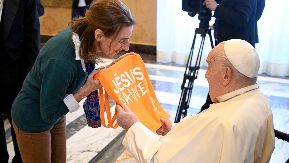 Francisco: a esperança, a alegria e a missão renovam a Igreja - Jornal O São Paulo