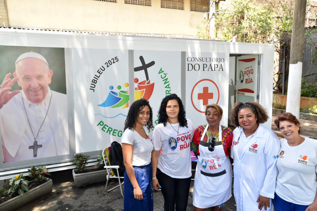 ‘Consultório do Papa’ é inaugurado para atender as pessoas em situação de rua - Jornal O São Paulo
