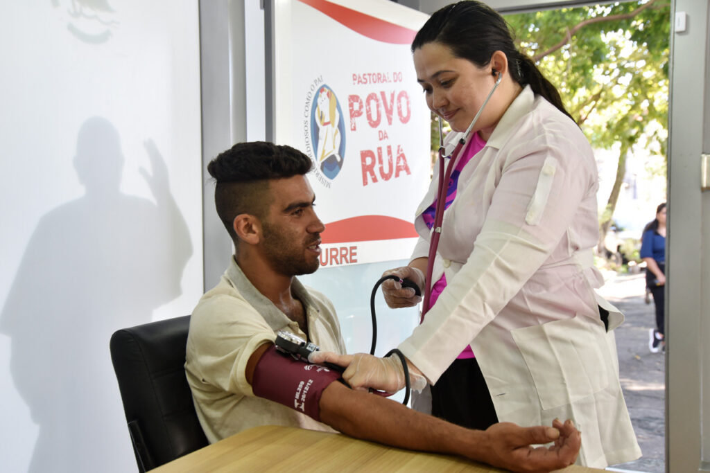 ‘Consultório do Papa’ é inaugurado para atender as pessoas em situação de rua - Jornal O São Paulo