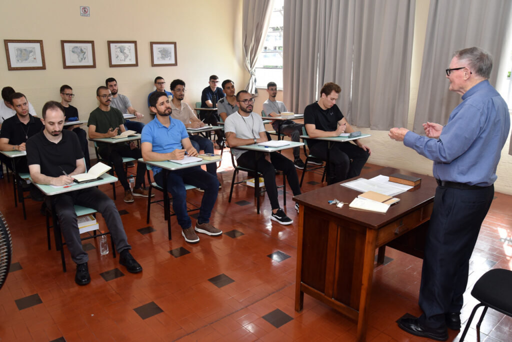 17 jovens iniciam a preparação ao sacerdócio no Seminário Propedêutico da Arquidiocese - Jornal O São Paulo