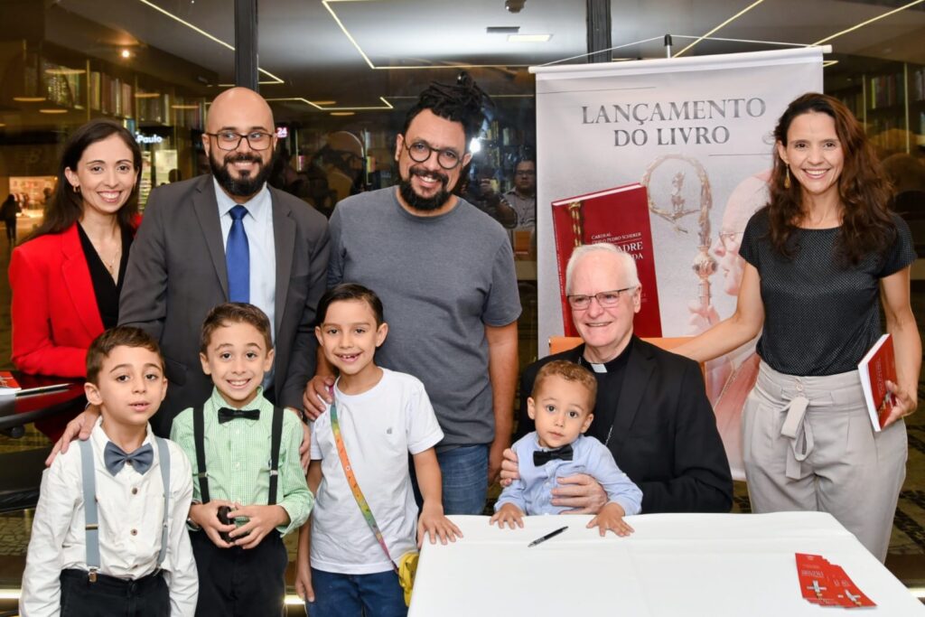 Dom Odilo: ‘Espero que o livro seja uma contribuição útil à Igreja e um testemunho sobre a vida de padre’ - Jornal O São Paulo