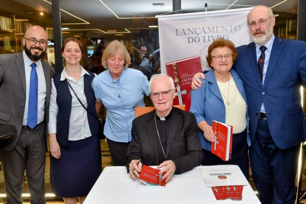 Dom Odilo: ‘Espero que o livro seja uma contribuição útil à Igreja e um testemunho sobre a vida de padre’ - Jornal O São Paulo