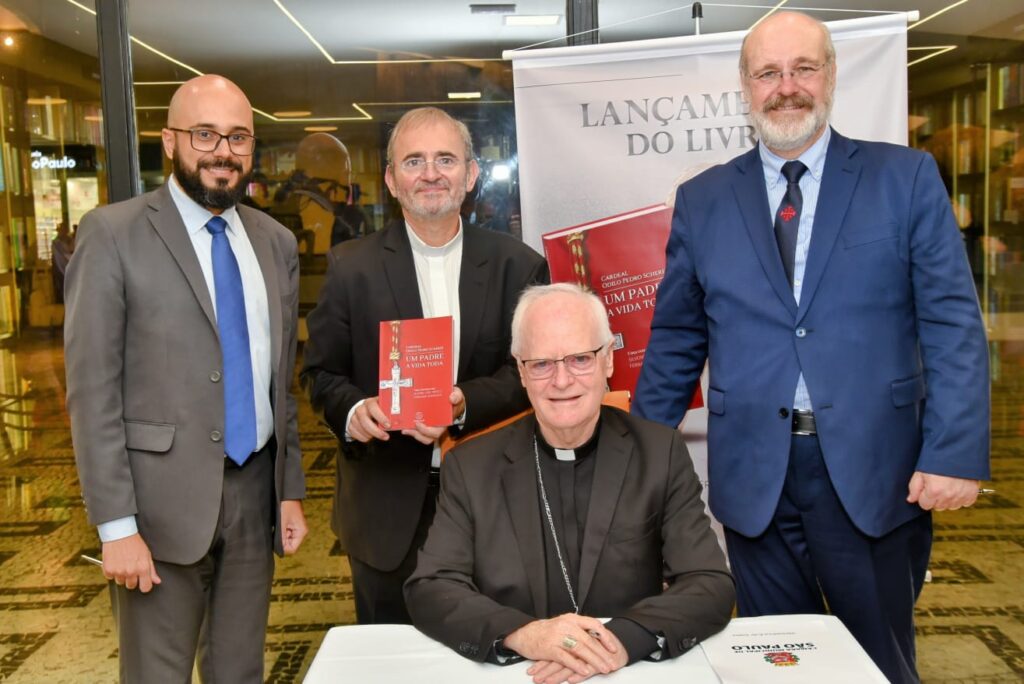Dom Odilo: ‘Espero que o livro seja uma contribuição útil à Igreja e um testemunho sobre a vida de padre’ - Jornal O São Paulo