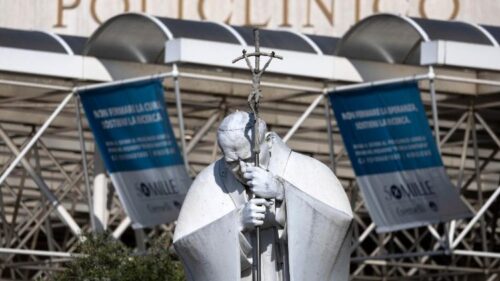 Estado de saúde do Papa segue crítico, mas sem novas crises respiratórias - Jornal O São Paulo