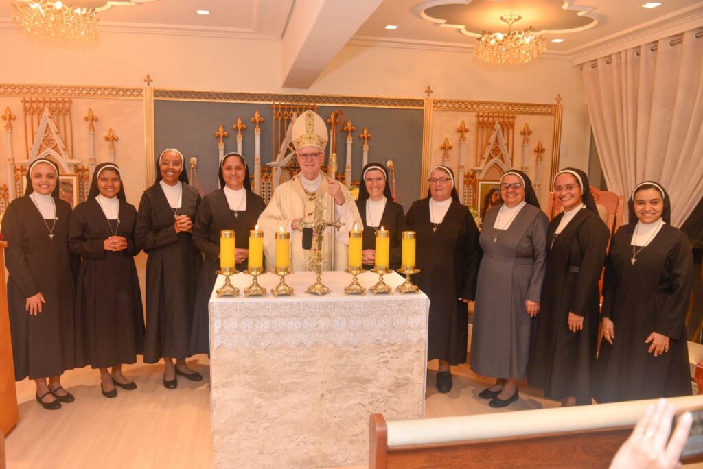 Dom Odilo abençoa a capela das Irmãs Agostinianas Servas de Jesus e Maria - Jornal O São Paulo