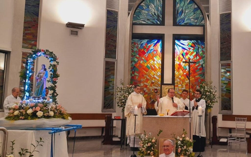 Fiéis rendem graças pelos trabalhadores e o dom da vida de padres - Jornal O São Paulo