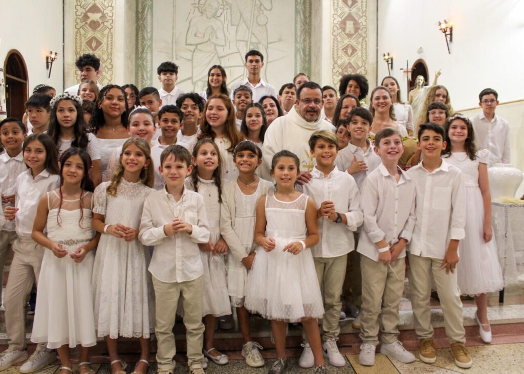 Missas com 1ª Comunhão de crianças e encenação da Paixão de Cristo acontecem na Lapa - Jornal O São Paulo