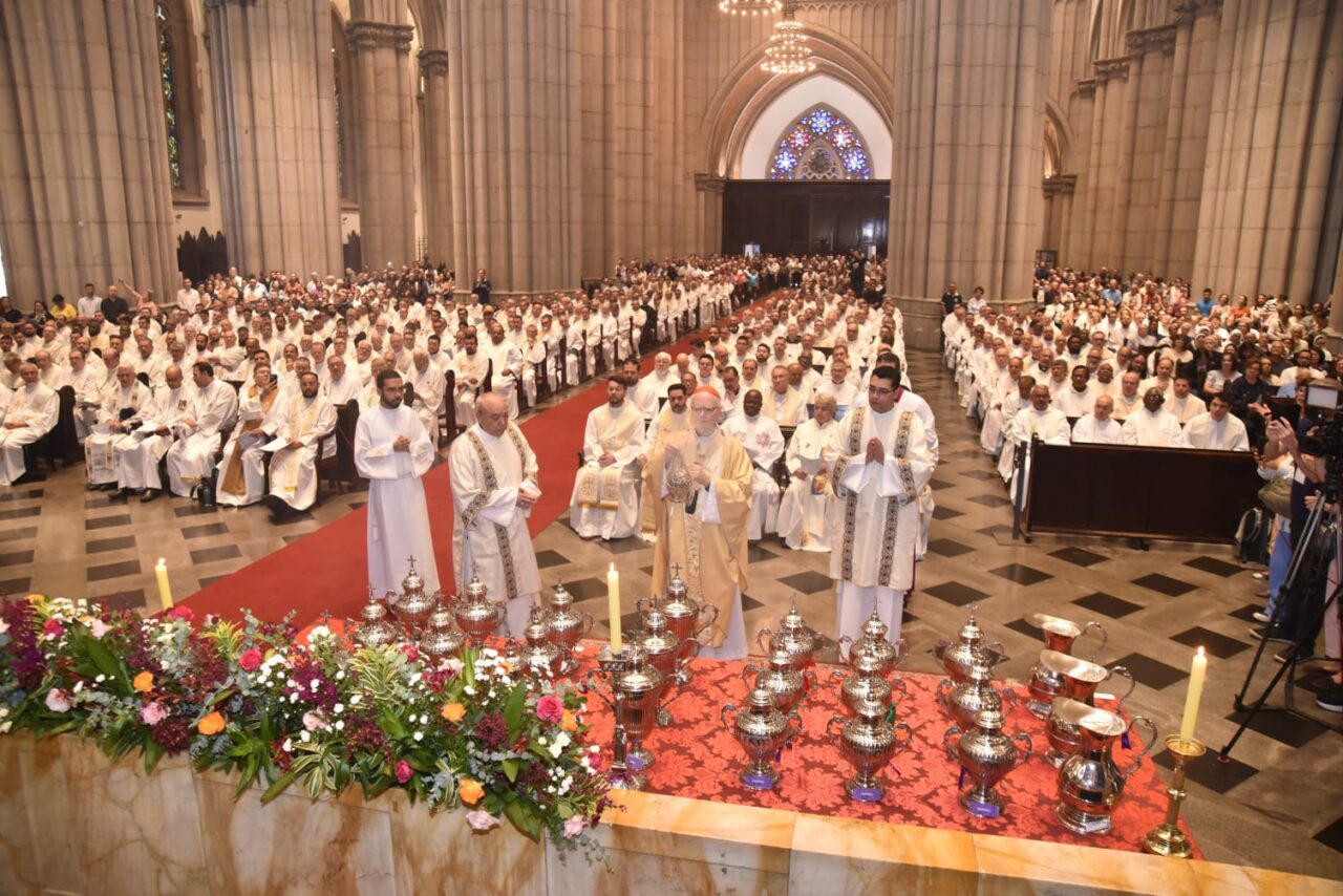 Na Missa do Crisma, Dom Odilo exorta sacerdotes a caminhar ‘em comunhão e unidos à Igreja’ - Jornal O São Paulo