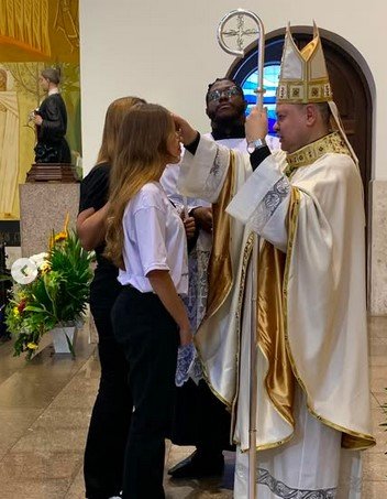 Belém: Dom Cícero preside missas com Crismas e apresenta padre no Belém - Jornal O São Paulo