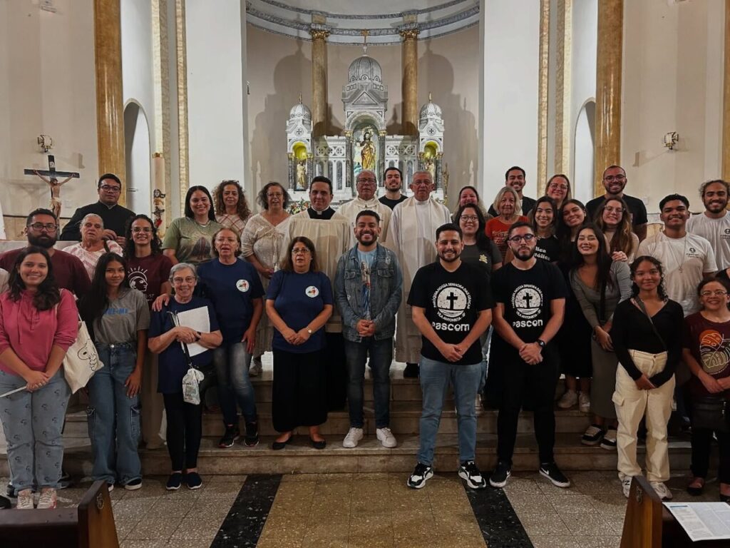 Belém: Dom Cícero preside missas com Crismas e apresenta padre no Belém - Jornal O São Paulo