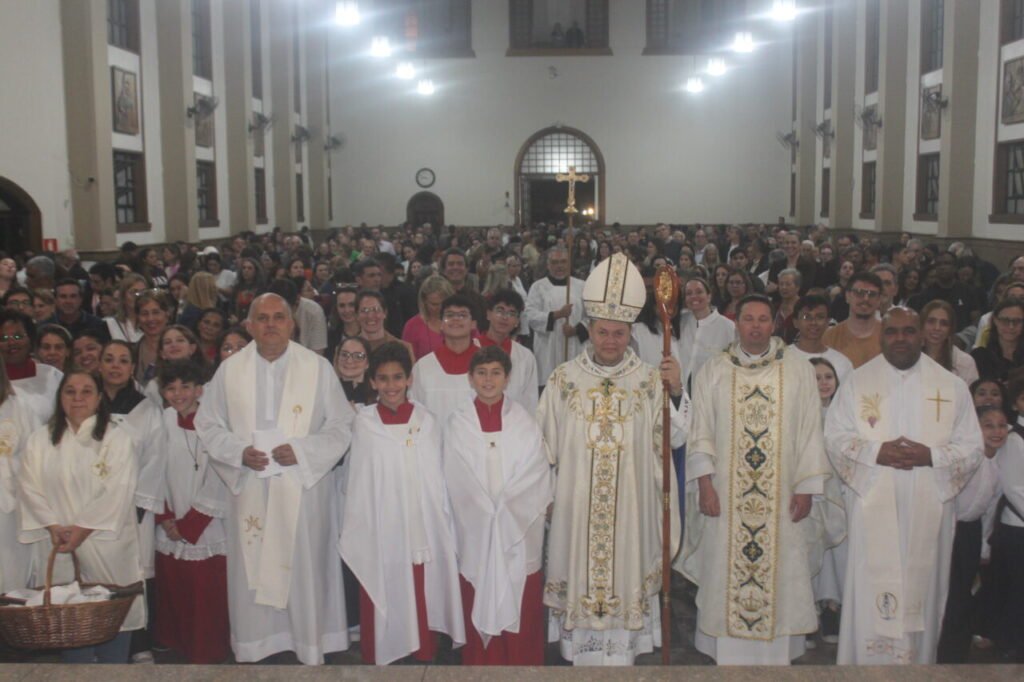 Na Lapa, semana é marcada por Crismas e festas de padroeiros - Jornal O São Paulo