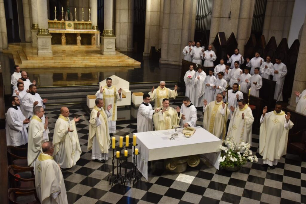 Em missa na Sé, Arquidiocese rende graças a Deus pela eleição do Papa Leão XIV - Jornal O São Paulo