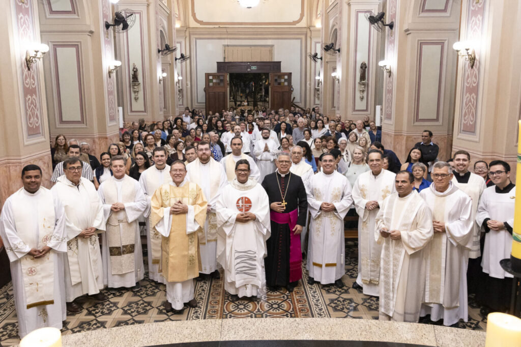 ‘Eis-me aqui, Senhor’: Padre Roberto Moura celebra 30 anos de sacerdócio - Jornal O São Paulo