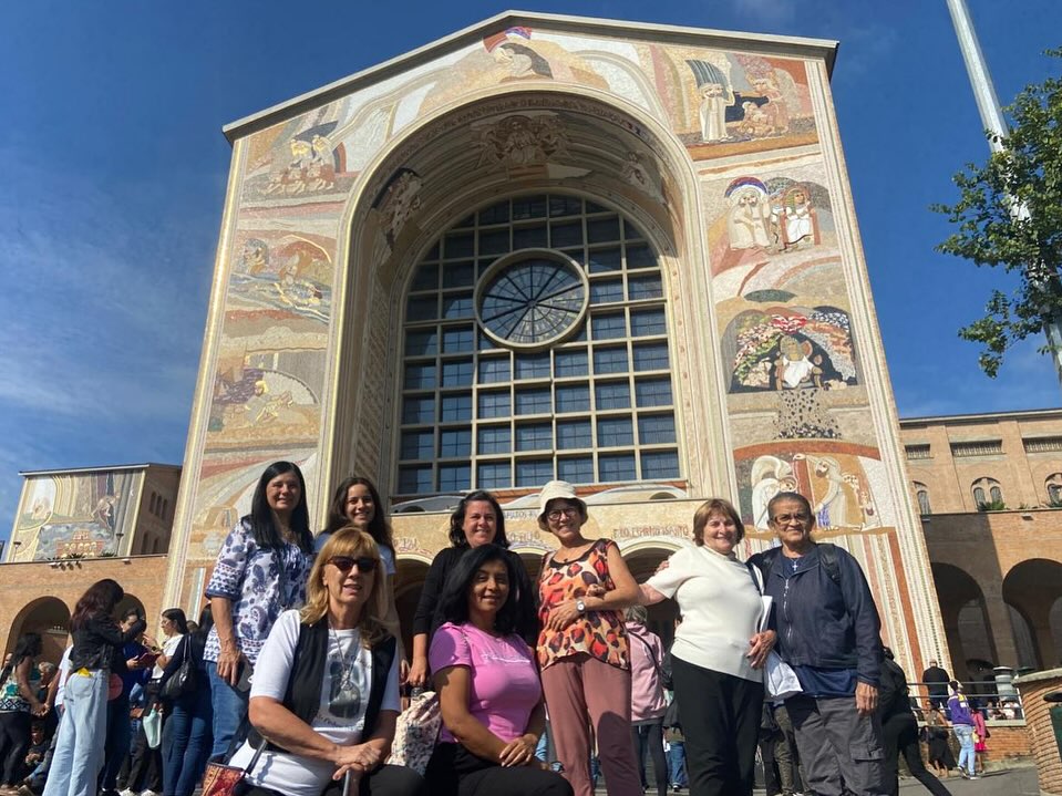 Na ‘Casa da Mãe’, peregrinos da Arquidiocese reanimam a esperança e rezam pelo Conclave - Jornal O São Paulo