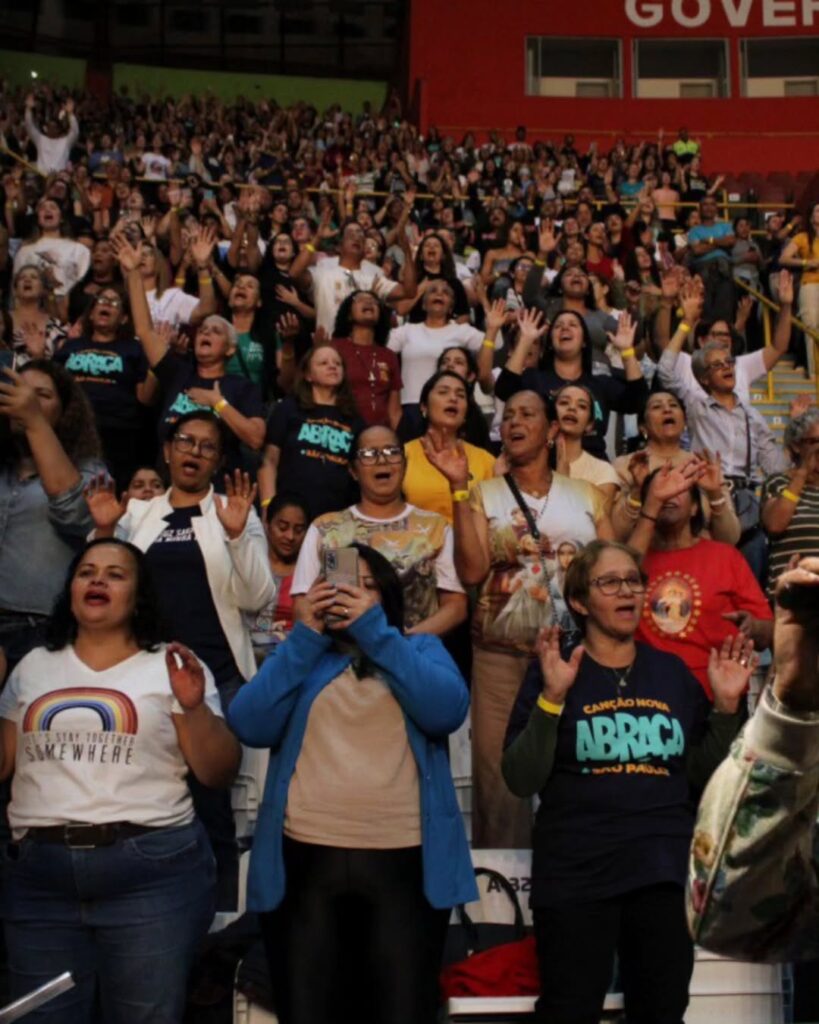 10 mil pessoas lotam o Ibirapuera no ‘Canção Nova Abraça São Paulo’