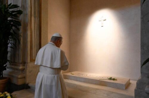 Leão XIV visita o túmulo de Francisco e reza no Santuário de Nossa Senhora do Bom Conselho - Jornal O São Paulo