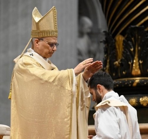 Papa: a identidade do padre depende da união com Cristo, Sumo e Eterno Sacerdote - Jornal O São Paulo