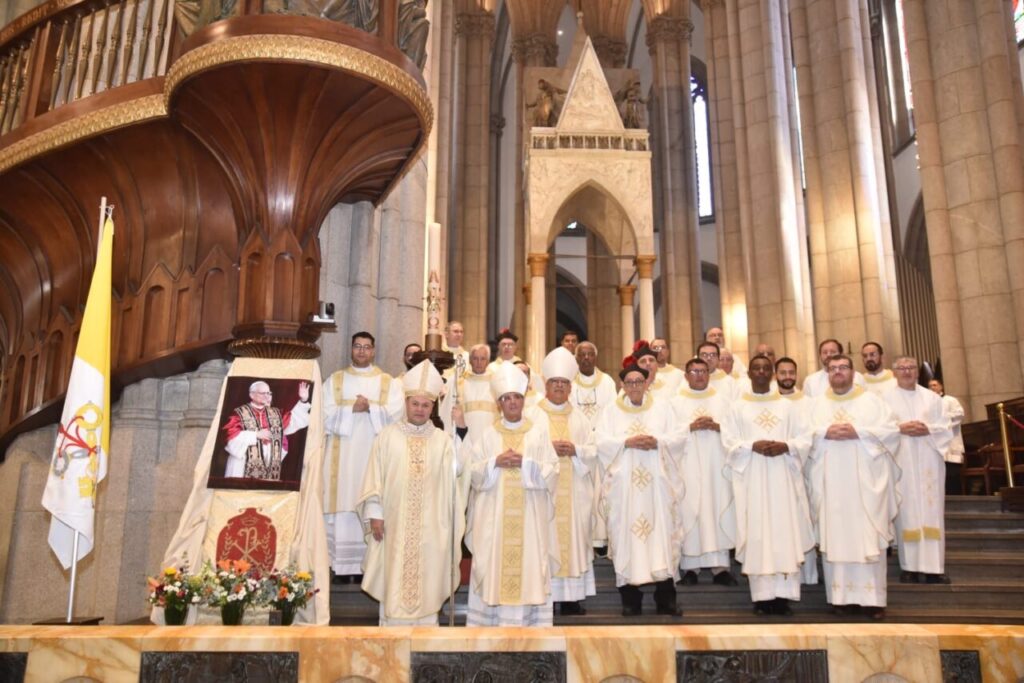 Em missa na Sé, Arquidiocese rende graças a Deus pela eleição do Papa Leão XIV - Jornal O São Paulo