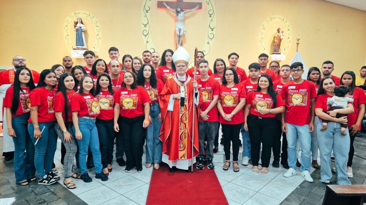 Jovens e adultos recebem o sacramento da Crisma na Região Santana - Jornal O São Paulo