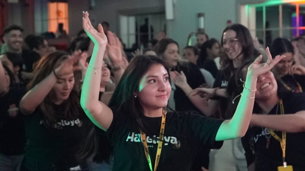 Com arte e testemunho de vida, jovens brasileiros evangelizam em Nova York - Jornal O São Paulo