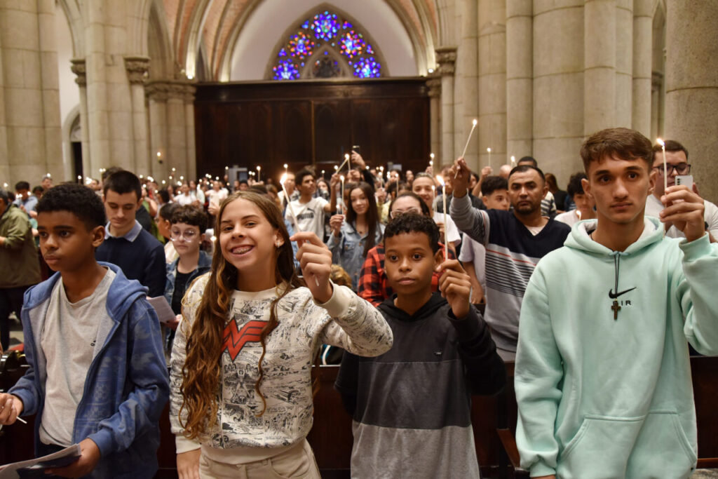 Em Pentecostes, jovens peregrinam animados pelo ‘Divino Amigo’  - Jornal O São Paulo