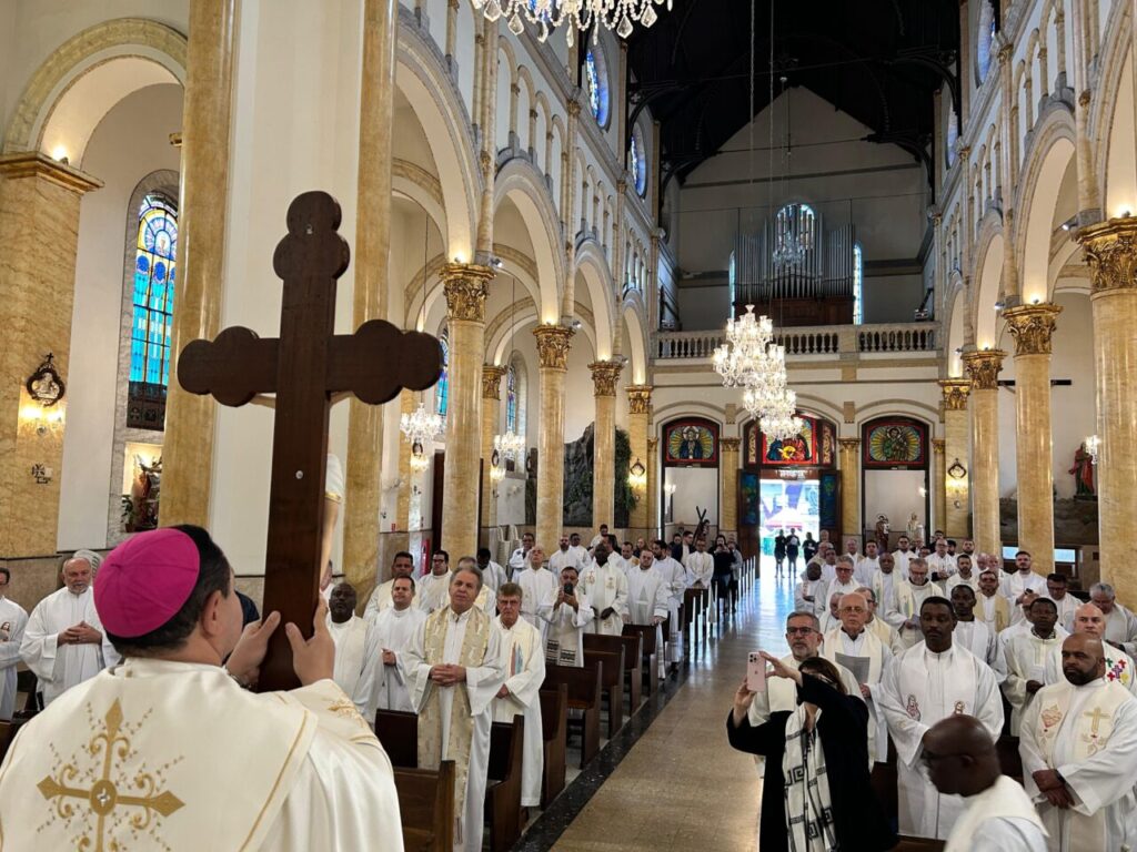 Dia de Oração pela Santificação do Clero é celebrado nas regiões episcopais - Jornal O São Paulo