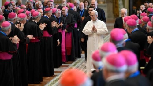 Leão XIV aos bispos italianos: a Igreja deve ser casa de paz e reconciliação - Jornal O São Paulo