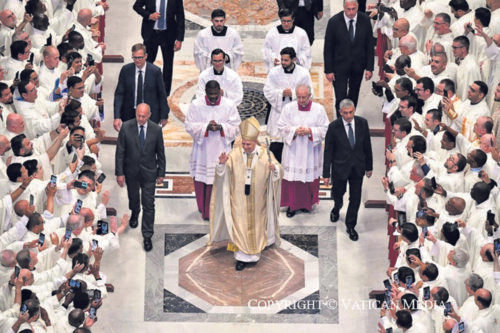 Papa convoca seminaristas, sacerdotes e bispos à redescoberta da alegria do chamado de Cristo - Jornal O São Paulo