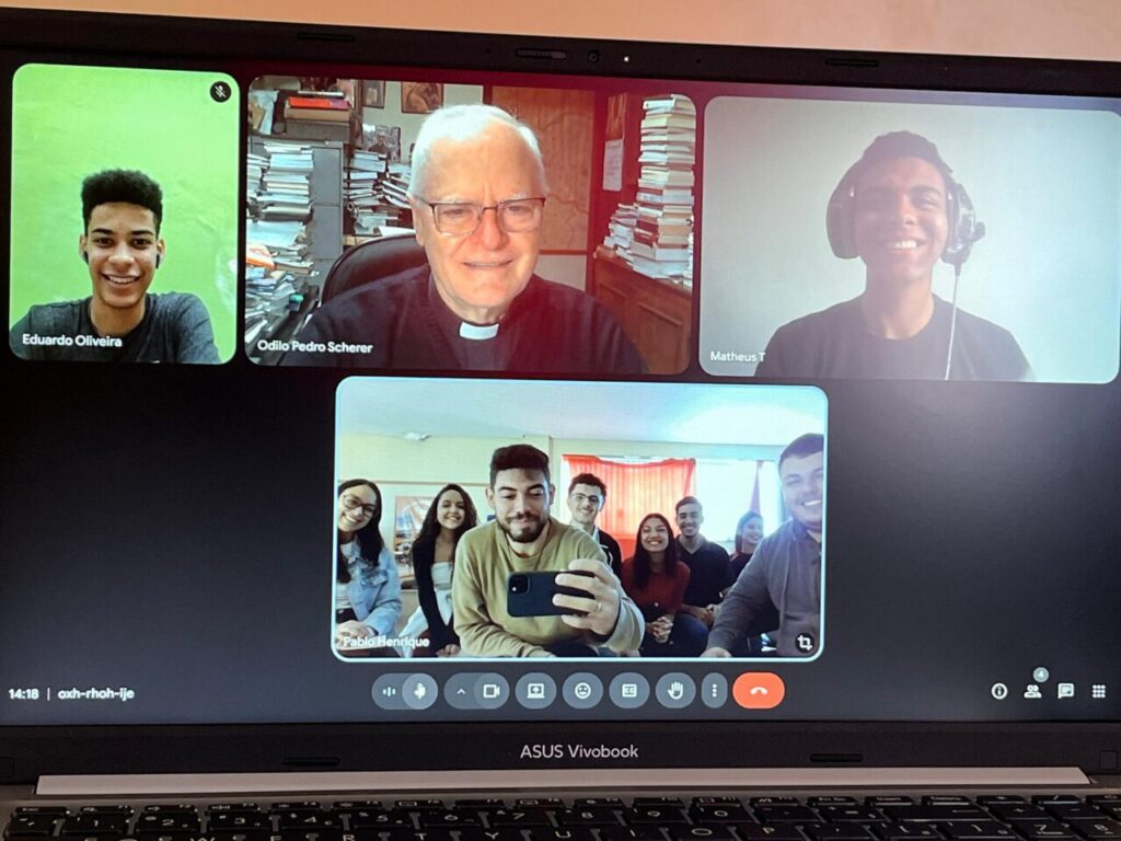 Dom Odilo tem diálogo on-line com jovens da Paróquia Santa Rosa de Lima - Jornal O São Paulo