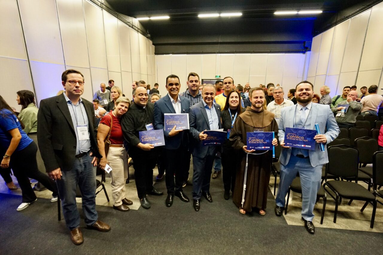 SP lança 2ª edição do Guia Turístico Católico na ExpoCatólica - Jornal O São Paulo