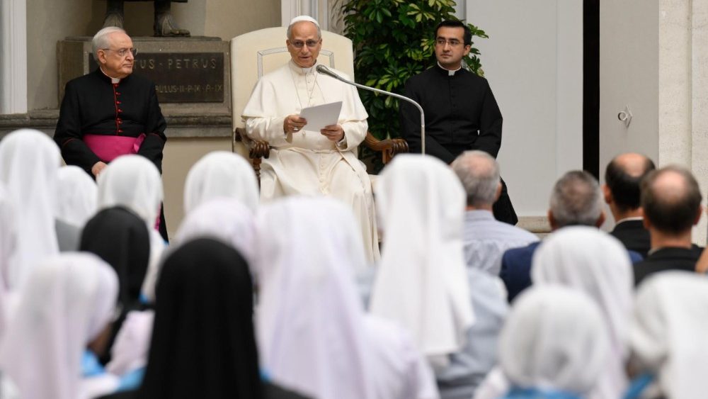 Leão XIV a religiosos: o amor de Deus pela humanidade é a realidade que os anima - Jornal O São Paulo