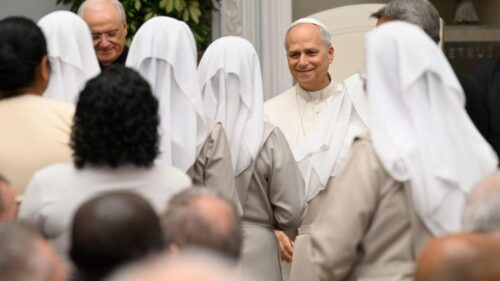 Leão XIV a religiosos: o amor de Deus pela humanidade é a realidade que os anima - Jornal O São Paulo