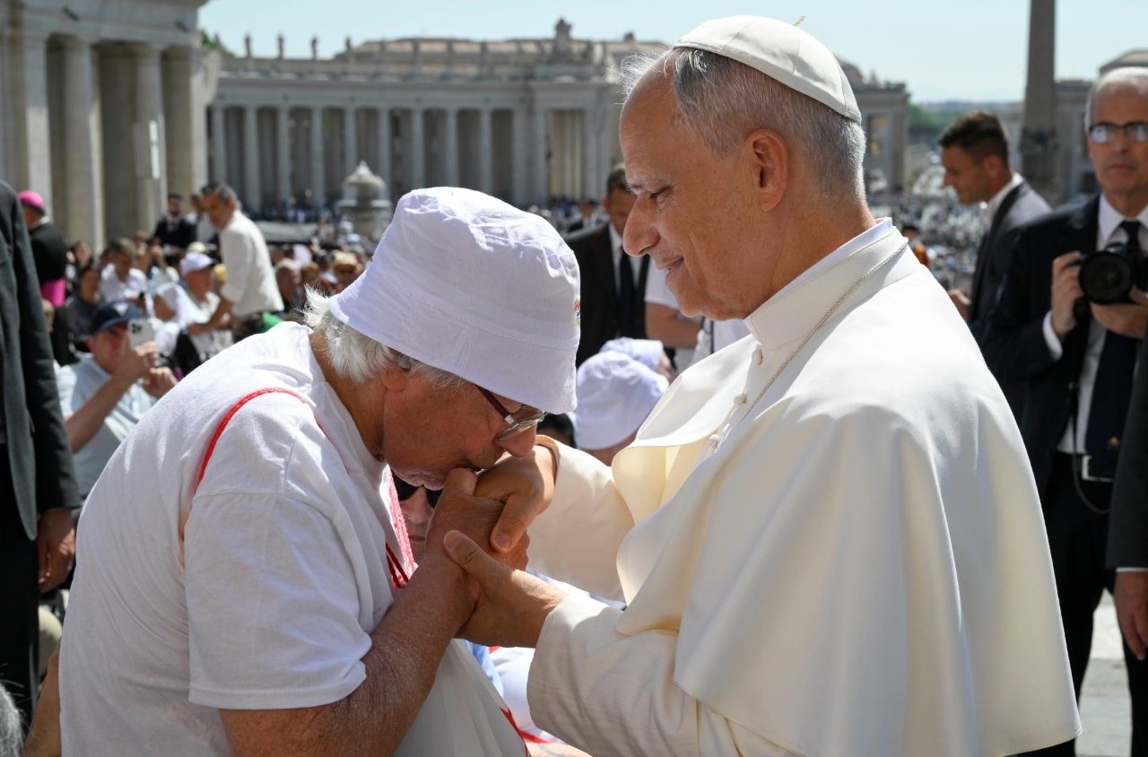 Papa Leão XIV: somos chamados a viver com os idosos a libertação da solidão e do abandono - Jornal O São Paulo