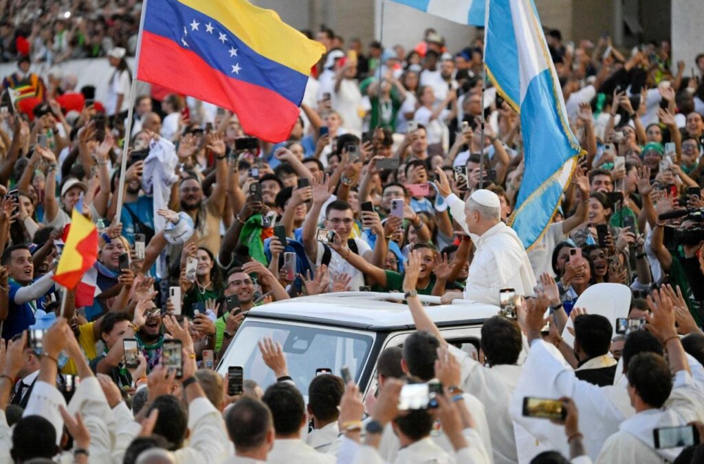 Jubileu dos Jovens tem início com Santa Missa e presença surpresa do Papa Leão XIV - Jornal O São Paulo