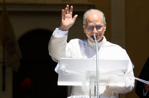 Leão XIV de volta ao Vaticano: “Continuemos a promover a paz” - Jornal O São Paulo