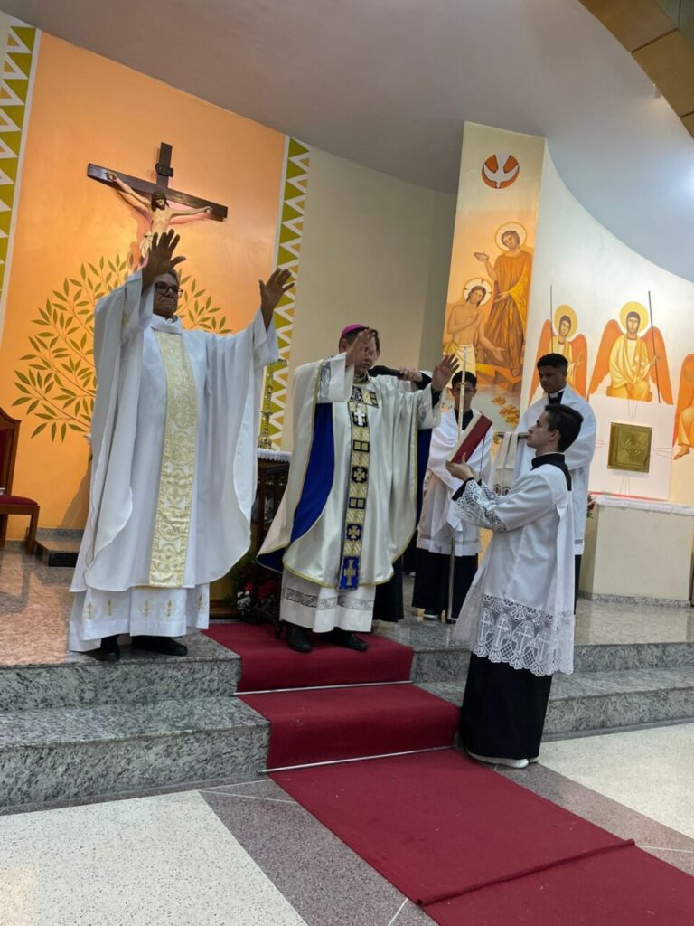 Dom Cícero a crismandos: ‘Sejam católicos de verdade, vivam unidos a Jesus’ - Jornal O São Paulo