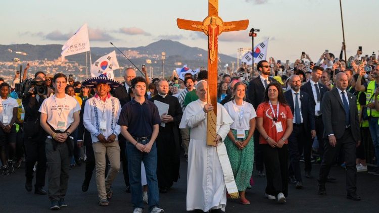 Papa aos jovens: Jesus é o amigo que sempre nos acompanha - Jornal O São Paulo