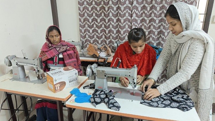 Religiosas na Índia: o apoio aos marginalizados com a fé - Jornal O São Paulo