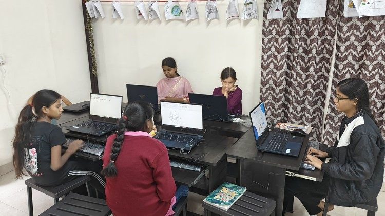 Religiosas na Índia: o apoio aos marginalizados com a fé - Jornal O São Paulo