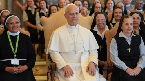 Papa às religiosas: sigam a doce pedagogia da Sagrada Família - Jornal O São Paulo