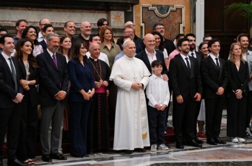 Papa aos artistas: ajudem os jovens a encontrar a verdadeira alegria que é Jesus - Jornal O São Paulo