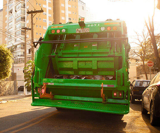 IBGE: 93% dos domicílios são atendidos por serviço de coleta de lixo - Jornal O São Paulo