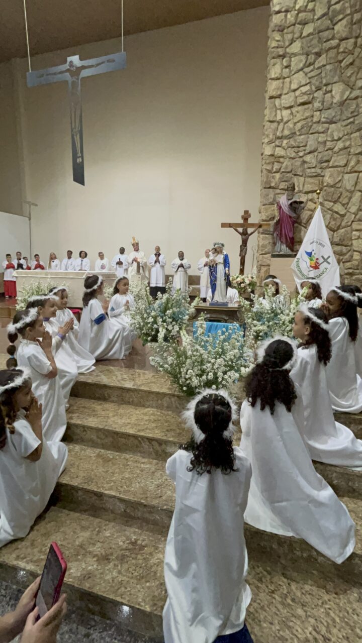 Dom Carlos Lema preside missa pelos 20 anos da Escola Maria Rainha do Amor - Jornal O São Paulo