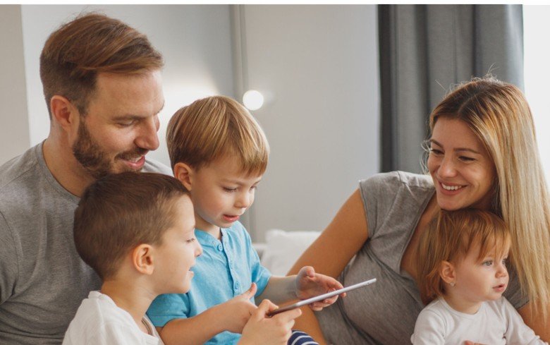 Superando divisões para criar uma internet segura aos jovens - Jornal O São Paulo