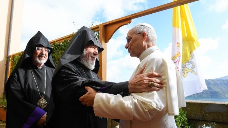 Leão XIV recebe em audiência Karekin II, líder da Igreja Apostólica Armênia - Jornal O São Paulo