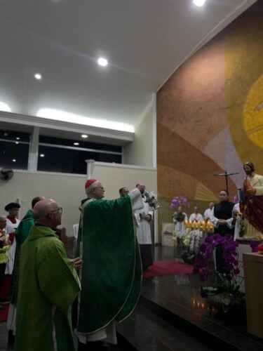 Dom Odilo abençoa nova imagem do padroeiro da Paróquia São Mateus Apóstolo - Jornal O São Paulo